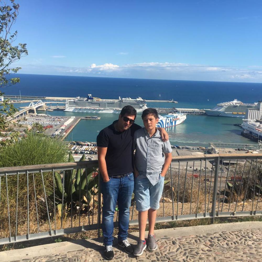 Meet your Posher, Maxo